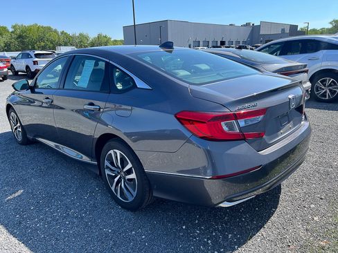 Used 2018 Honda Accord Touring image 4