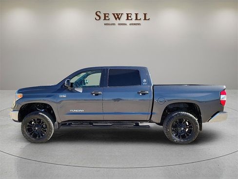 Used 2017 Toyota Tundra SR5 w/ SR5 Upgrade Package image 2