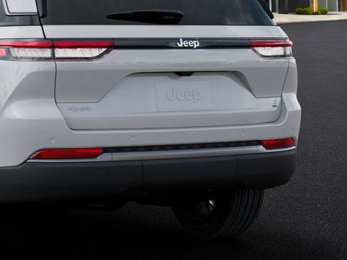 New 2026 Jeep Grand Cherokee Limited AWD/4WD image 13