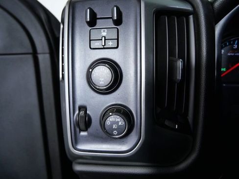 Used 2018 Chevrolet Silverado 1500 LT w/ All Star Edition image 26