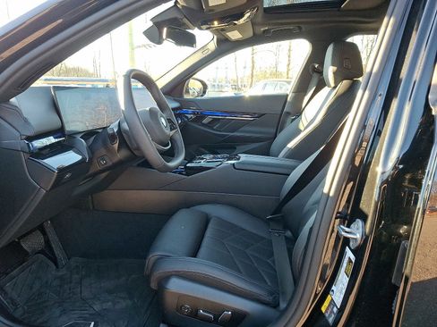 Used 2025 BMW i5 xDrive40 w/ Premium Package image 13