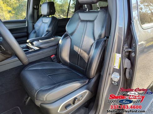Used 2024 Jeep Wagoneer L Series II w/ Flexible Seating Group AWD/4WD image 19