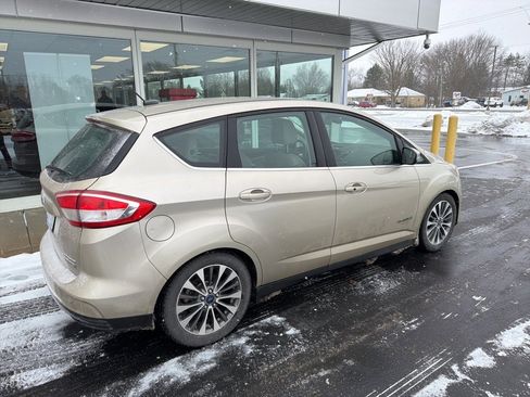 Used 2017 Ford C-MAX Titanium w/ Equipment Group 301A image 6