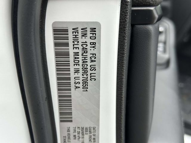 Certified 2024 Jeep Grand Cherokee Laredo X AWD/4WD image 16