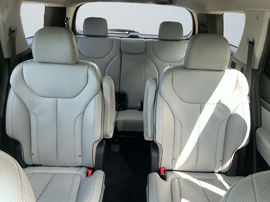 Used 2023 Hyundai Palisade SEL w/ Cargo Package AWD/4WD image 14