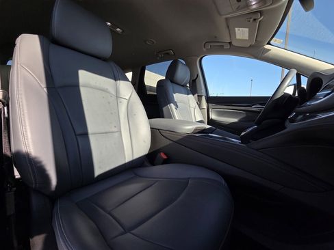 Used 2021 Buick Enclave Essence image 30