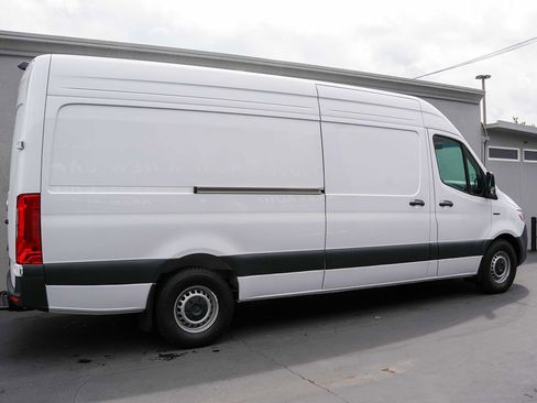 Used 2024 Mercedes-Benz eSprinter 170 Cargo image 6