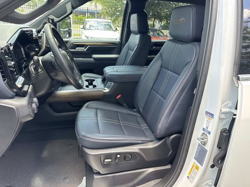 Used 2025 Chevrolet Silverado 2500 High Country w/ High Country Premium Package AWD/4WD image 20