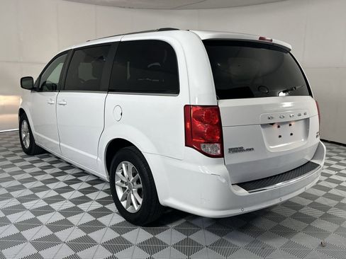 Used 2019 Dodge Grand Caravan SXT w/ Rear Park Assist Package FWD image 6