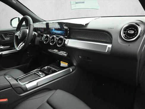 New 2026 Mercedes-Benz GLB 250 4MATIC image 26