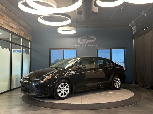 Used 2020 Toyota Corolla LE FWD image 7
