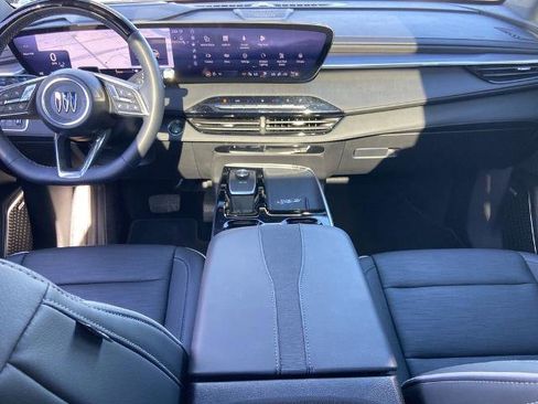 Used 2025 Buick Enclave Sport Touring w/ Super Cruise Package image 17