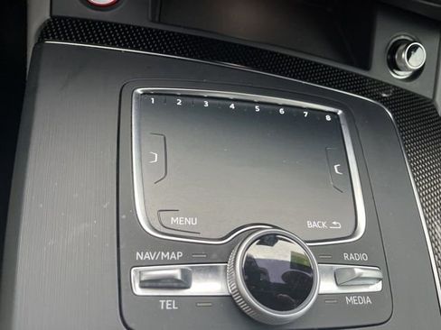 Used 2018 Audi SQ5 Premium Plus w/ Navigation Package image 22