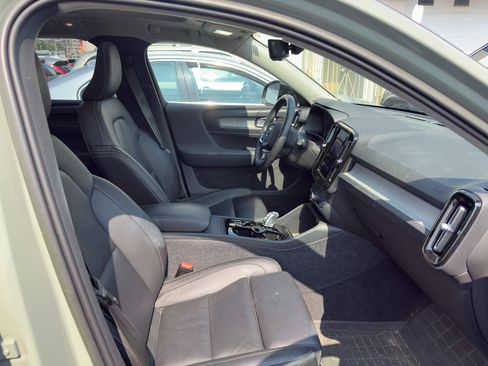 Certified 2023 Volvo XC40 B5 Plus w/ Driver Assist Package image 23