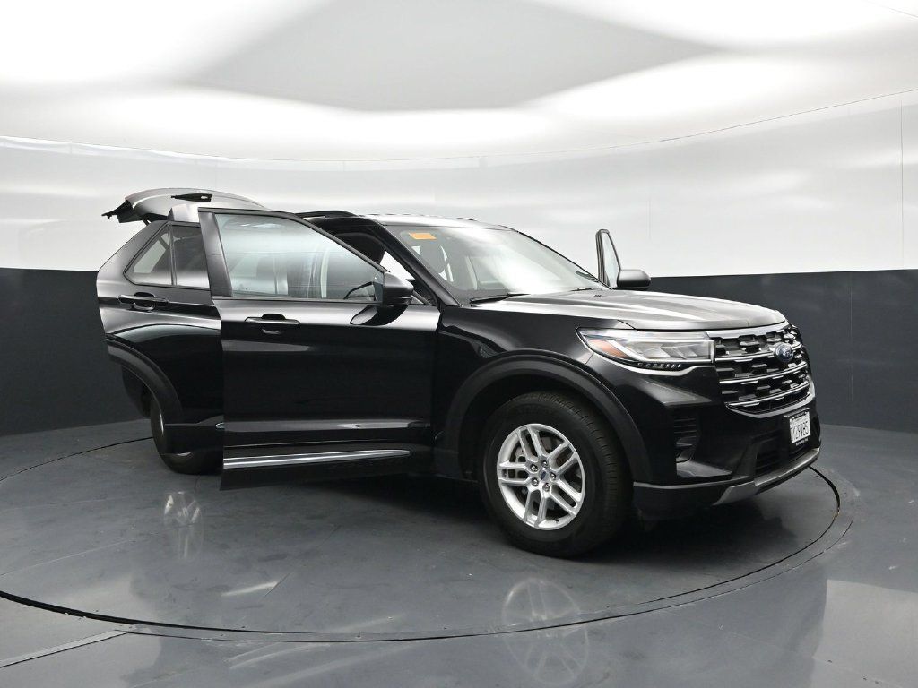 Certified 2025 Ford Explorer Active AWD/4WD image 35