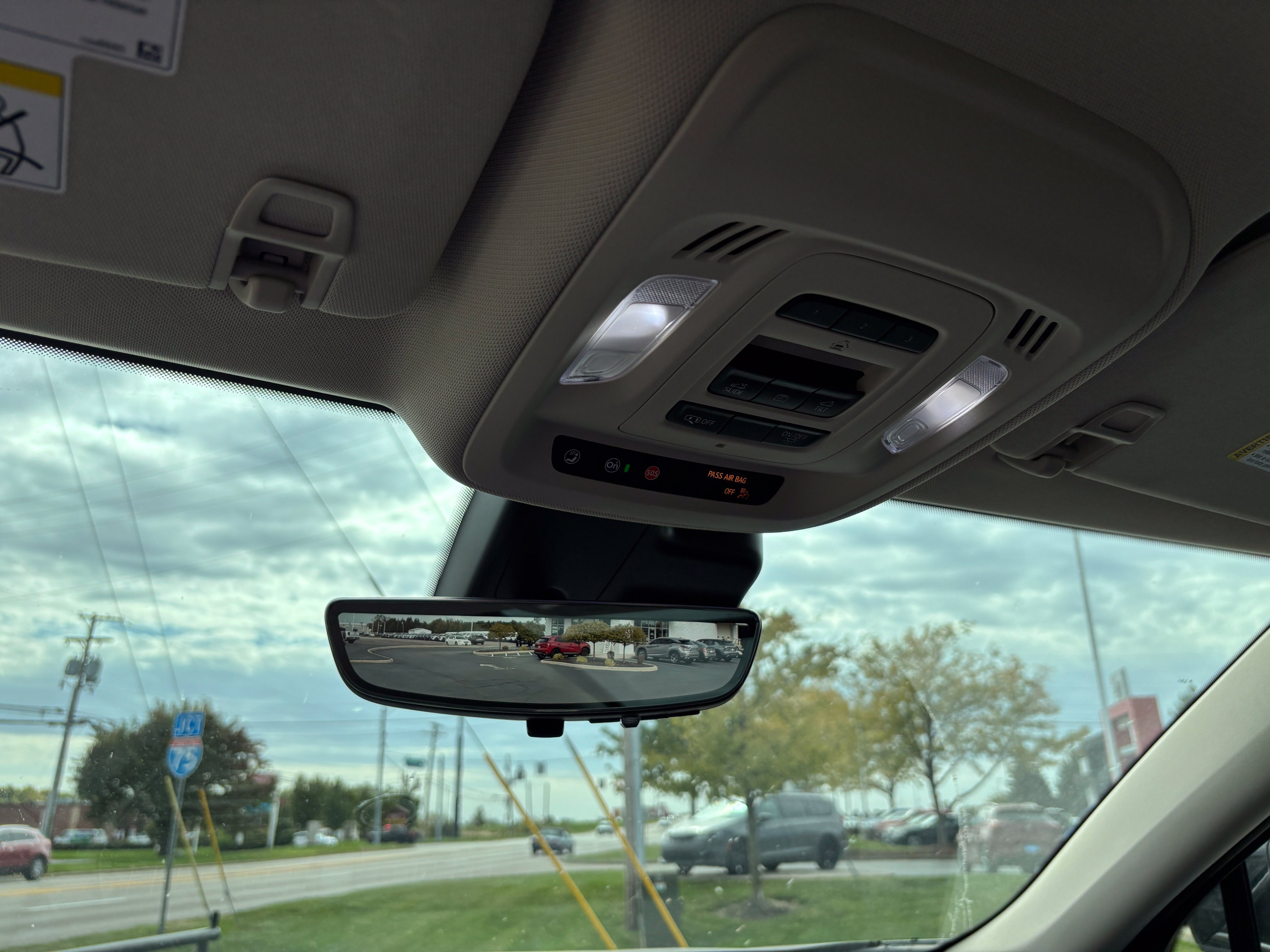 Used 2023 Buick Envision Avenir FWD image 12