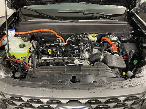 New 2025 Ford Maverick XLT w/ XLT Luxury Package image 9