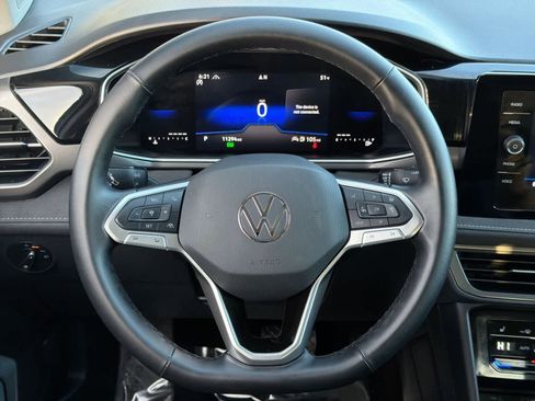 Used 2025 Volkswagen Taos SE image 24