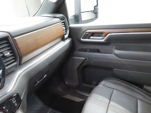 Used 2024 Chevrolet Silverado 2500 High Country w/ High Country Premium Package AWD/4WD image 29