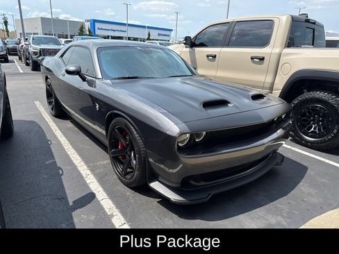Used 2022 Dodge Challenger SRT Hellcat w/ Plus Package RWD image 2