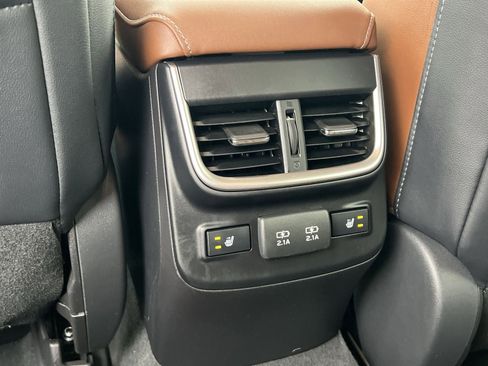 Used 2021 Subaru Outback Touring XT AWD/4WD image 32