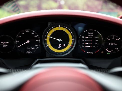 Used 2024 Porsche 911 Carrera w/ Premium Package image 45