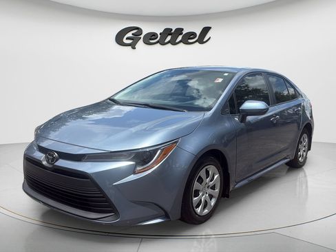 Used 2025 Toyota Corolla LE FWD image 1