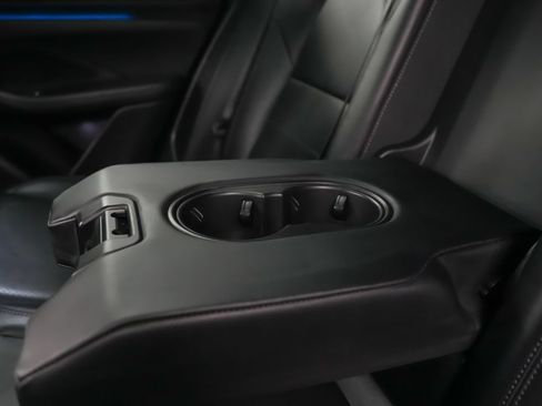 Certified 2025 Porsche Macan Electric RWD image 20