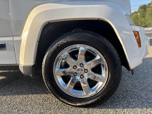 Used 2008 Jeep Liberty Limited w/ Premium Group II image 40