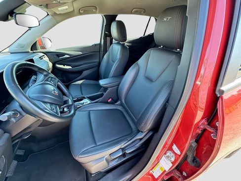 Used 2024 Buick Encore GX Sport Touring image 19