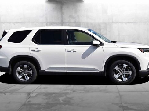 Certified 2025 Honda Pilot EX-L image 5