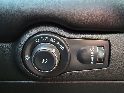 Used 2023 Dodge Durango R/T RWD image 24