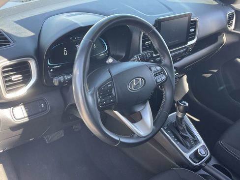 Certified 2023 Hyundai Venue SEL image 17