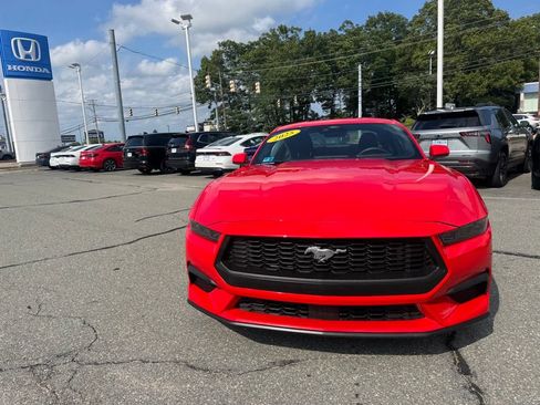 Used 2025 Ford Mustang Coupe RWD image 8