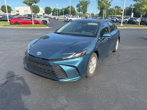 Used 2025 Toyota Camry LE FWD image 4
