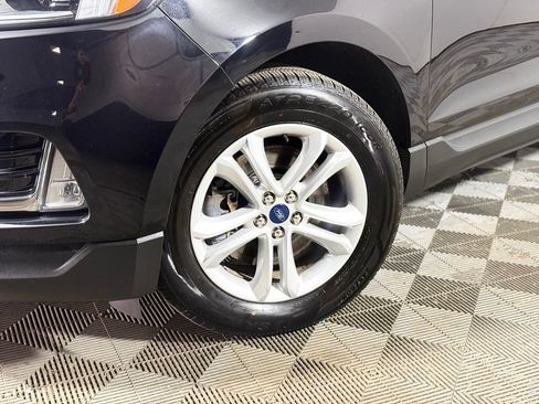 Used 2020 Ford Edge SEL w/ Convenience Package AWD/4WD image 2