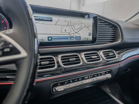 New 2026 Mercedes-Benz GLS 450 4MATIC image 30