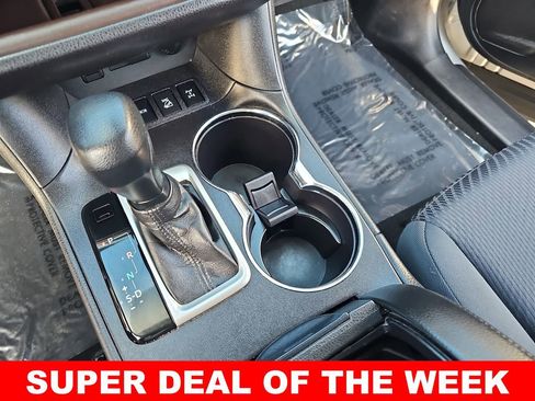 Used 2018 Toyota Highlander LE image 23