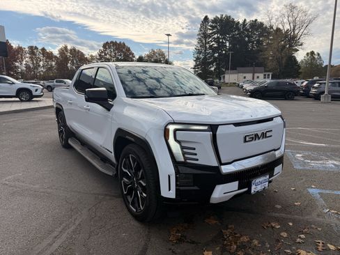 New 2025 GMC Sierra EV Denali image 7