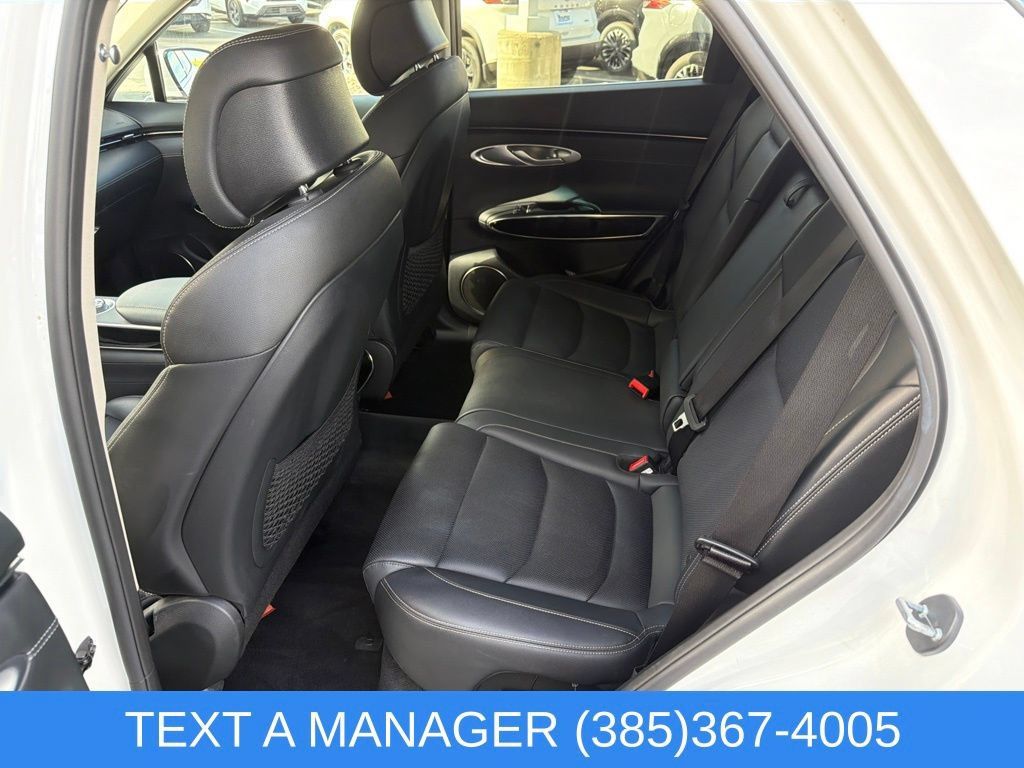Used 2025 Genesis GV70 2.5T AWD/4WD image 18