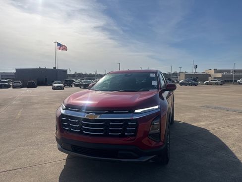 Used 2026 Chevrolet Equinox LT image 6