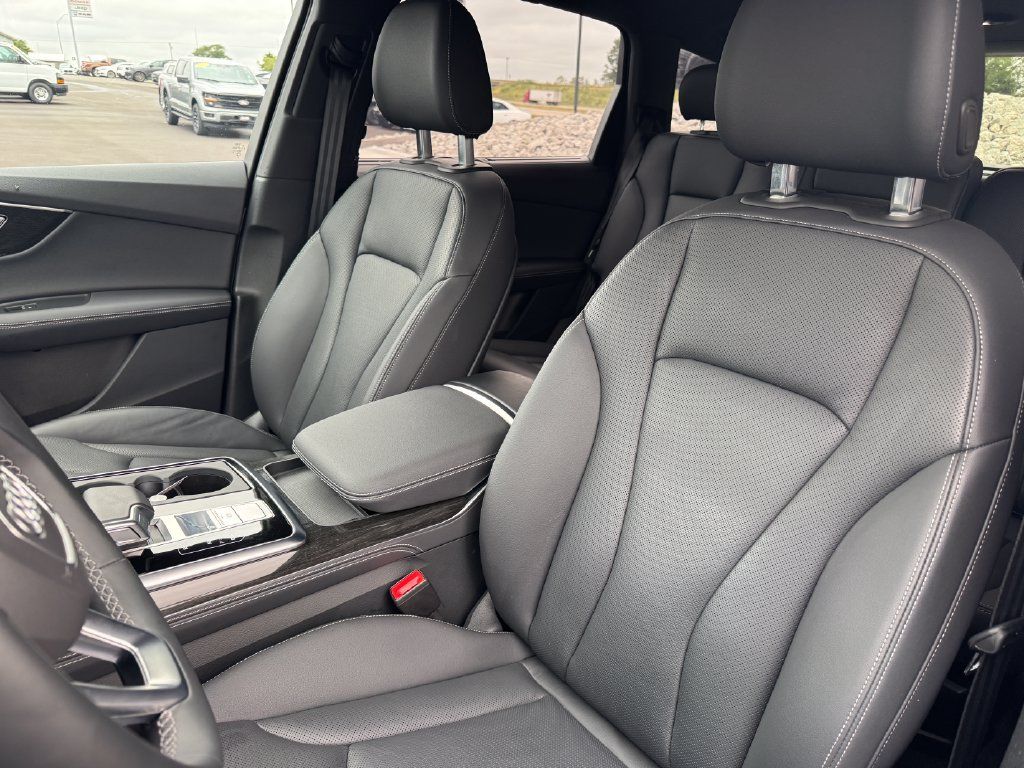 Used 2025 Audi Q7 3.0T Premium Plus AWD/4WD image 23