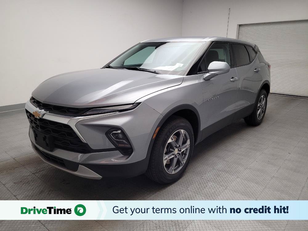Used 2025 Chevrolet Blazer LT FWD image 1