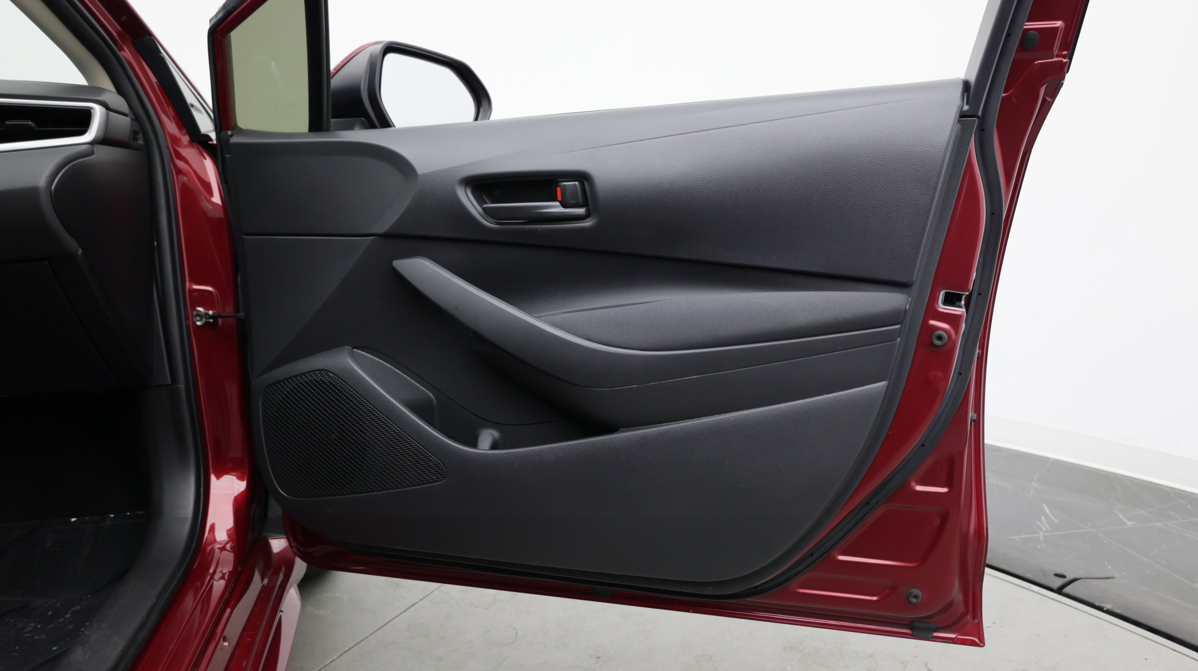 Used 2022 Toyota Corolla LE FWD image 30