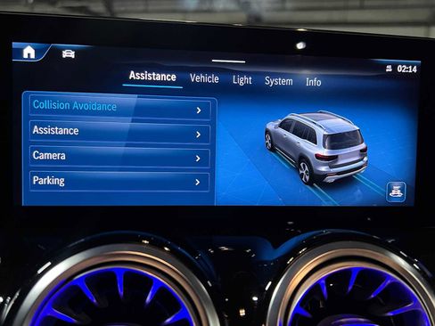 Used 2025 Mercedes-Benz GLB 250 image 32