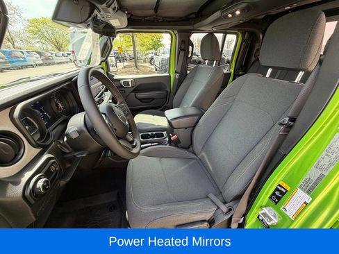 Certified 2025 Jeep Gladiator Sport AWD/4WD image 22