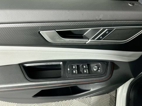 Used 2024 Volkswagen Atlas Peak Edition SEL AWD/4WD image 9