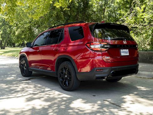 Used 2026 Honda Pilot Black Edition image 7