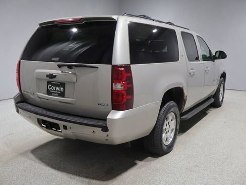 Used 2009 Chevrolet Suburban LT AWD/4WD image 2