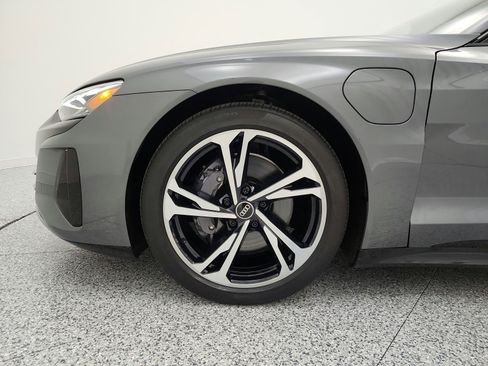 Used 2022 Audi e-tron GT Premium Plus w/ Performance Package image 17